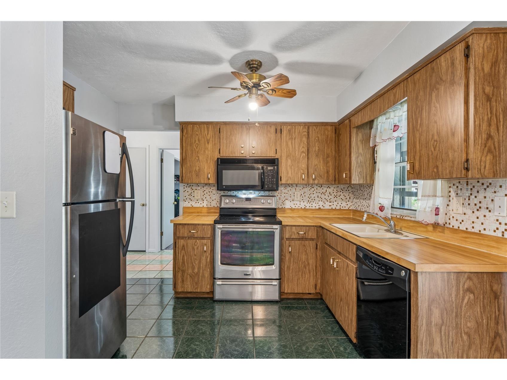 14345 Missouri Skylark Road Weeki Wachee FL 34614 W7885462 image10