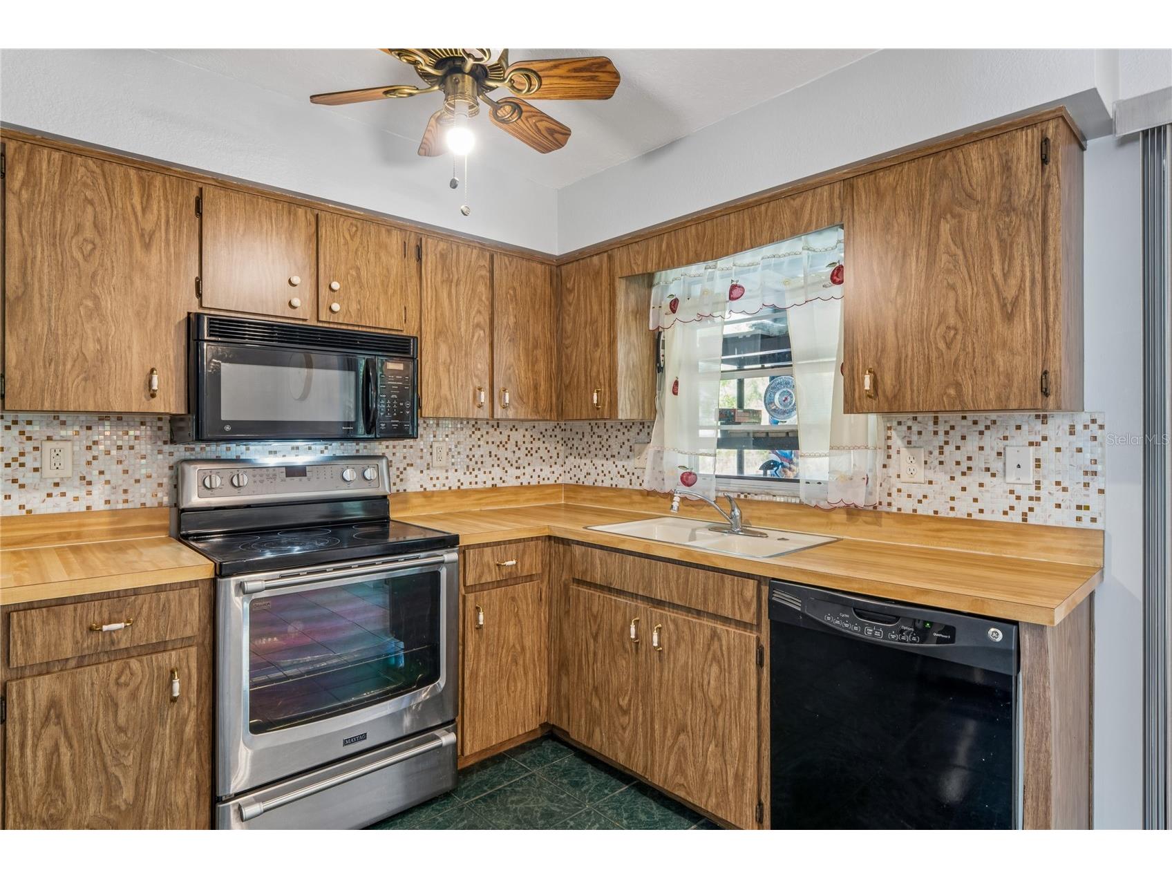 14345 Missouri Skylark Road Weeki Wachee FL 34614 W7885462 image11