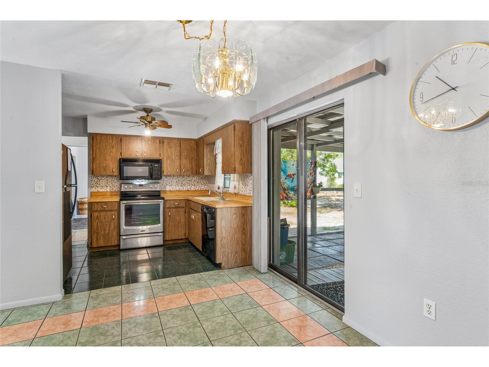 14345 Missouri Skylark Road Weeki Wachee FL 34614 W7885462 image16