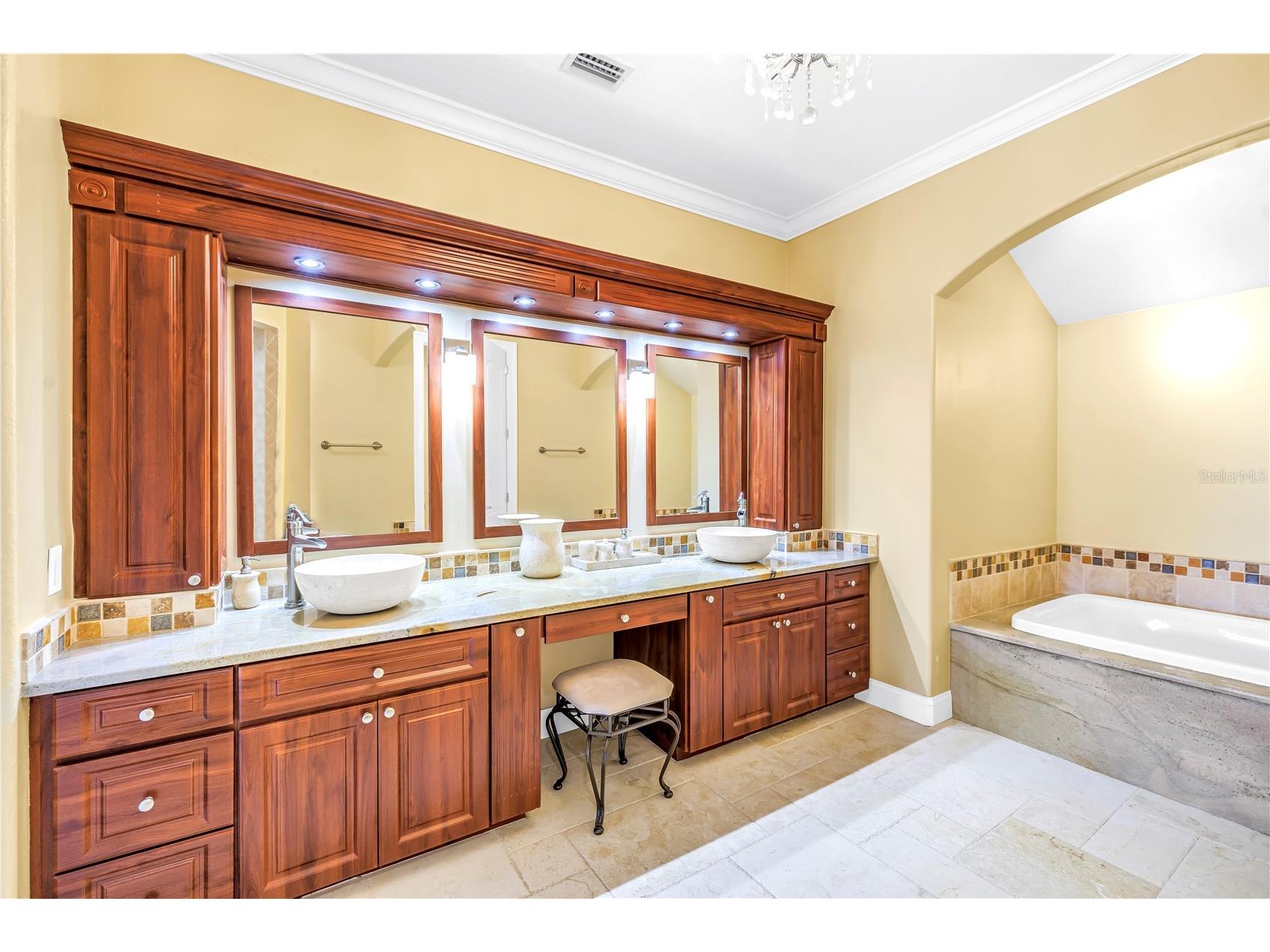 14365 Eagle Pointe Drive Clearwater FL 33762 TB8481291 image32