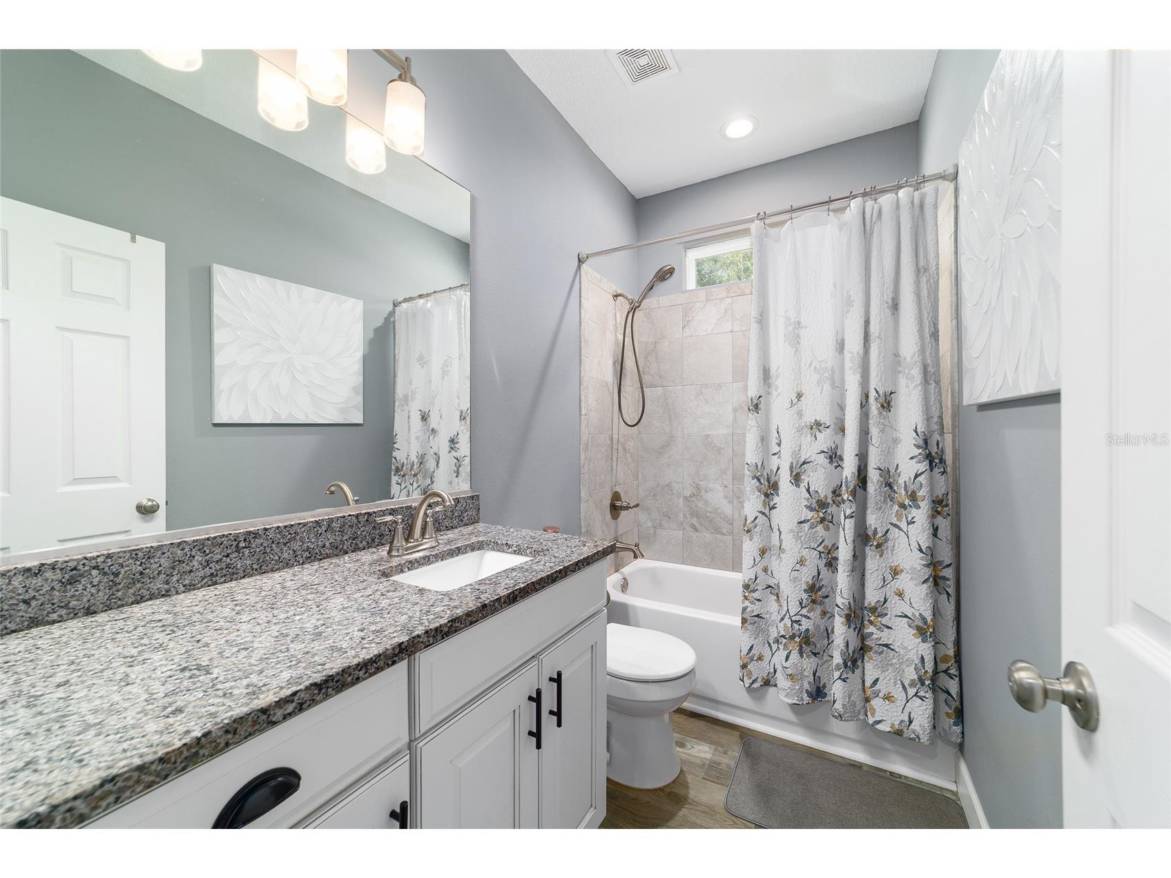 14366 NE 42nd Terrace Anthony FL 32617 OM725892 image40