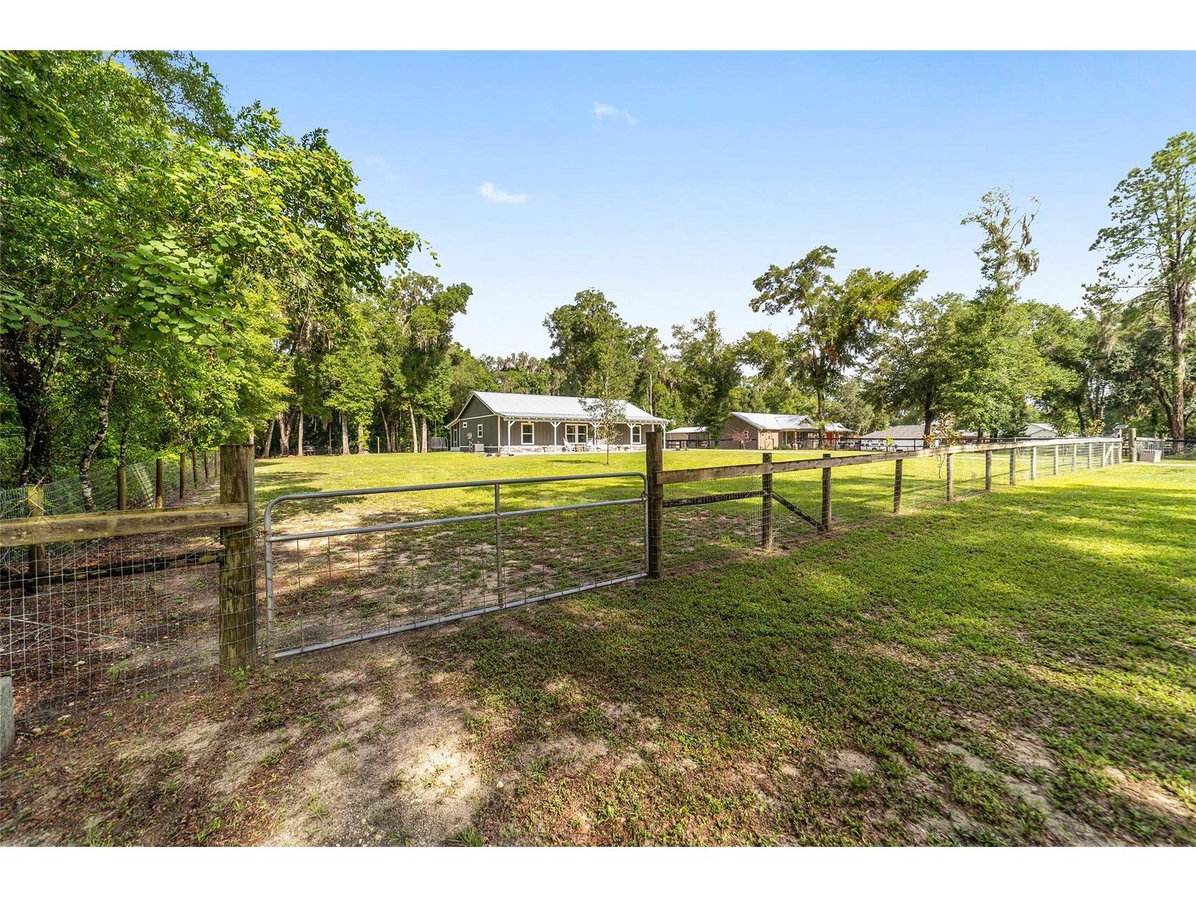 14366 NE 42nd Terrace Anthony FL 32617 OM725892 image55