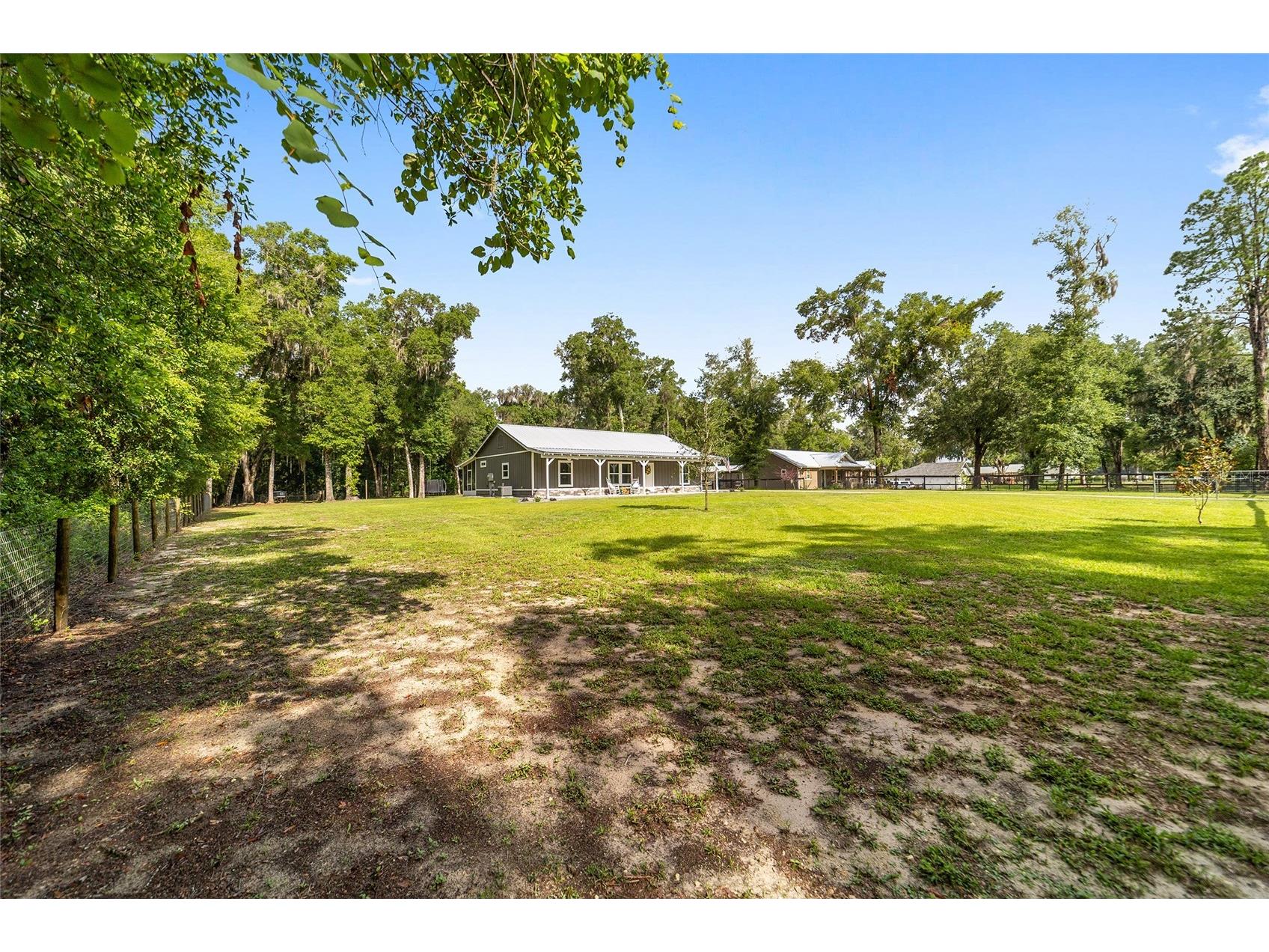 14366 NE 42nd Terrace Anthony FL 32617 OM725892 image59