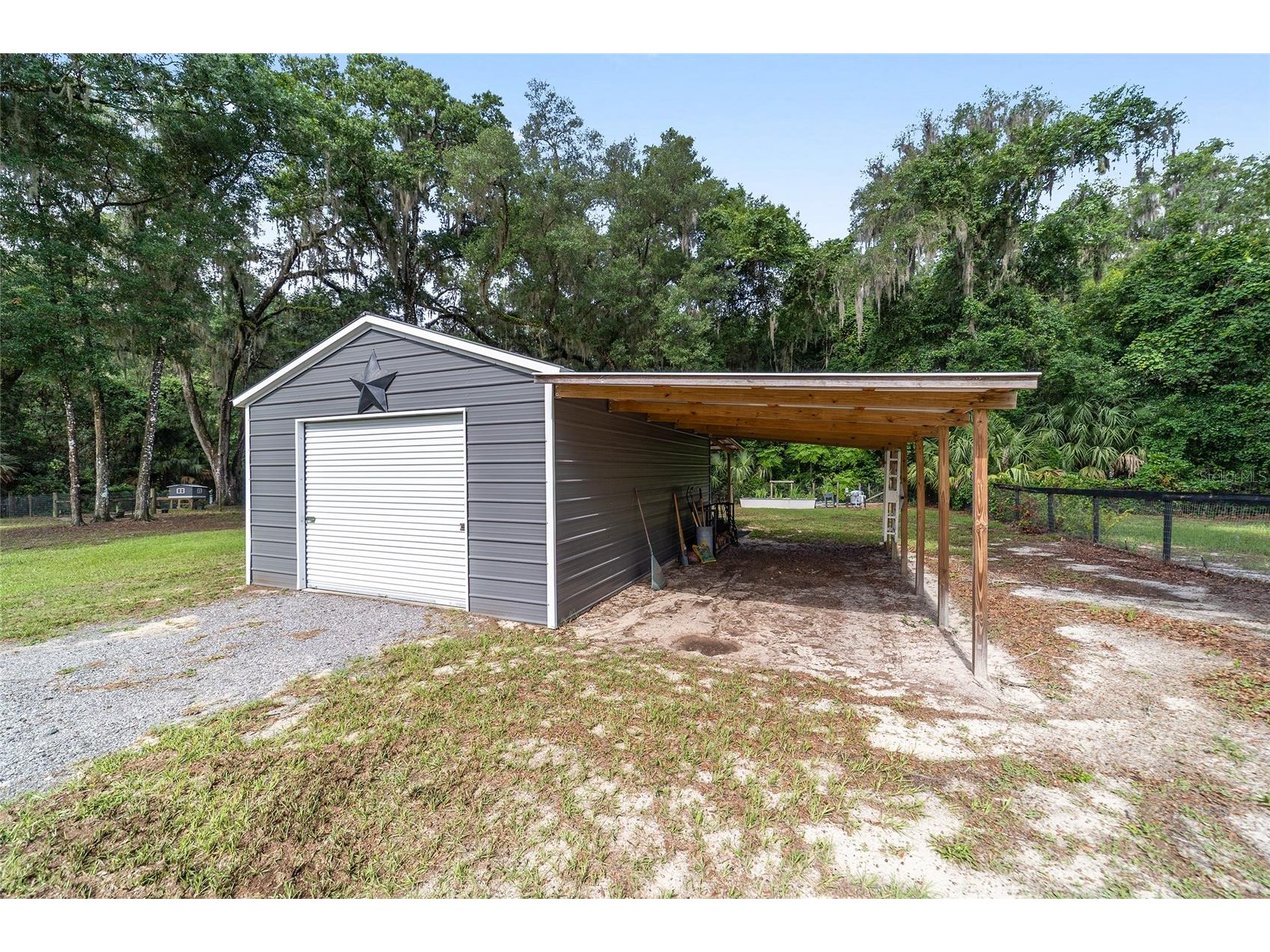 14366 NE 42nd Terrace Anthony FL 32617 OM725892 image63