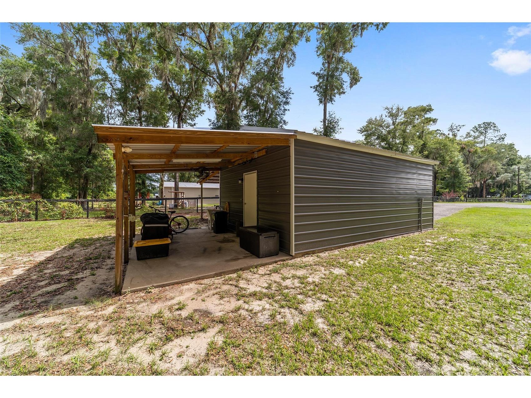 14366 NE 42nd Terrace Anthony FL 32617 OM725892 image66