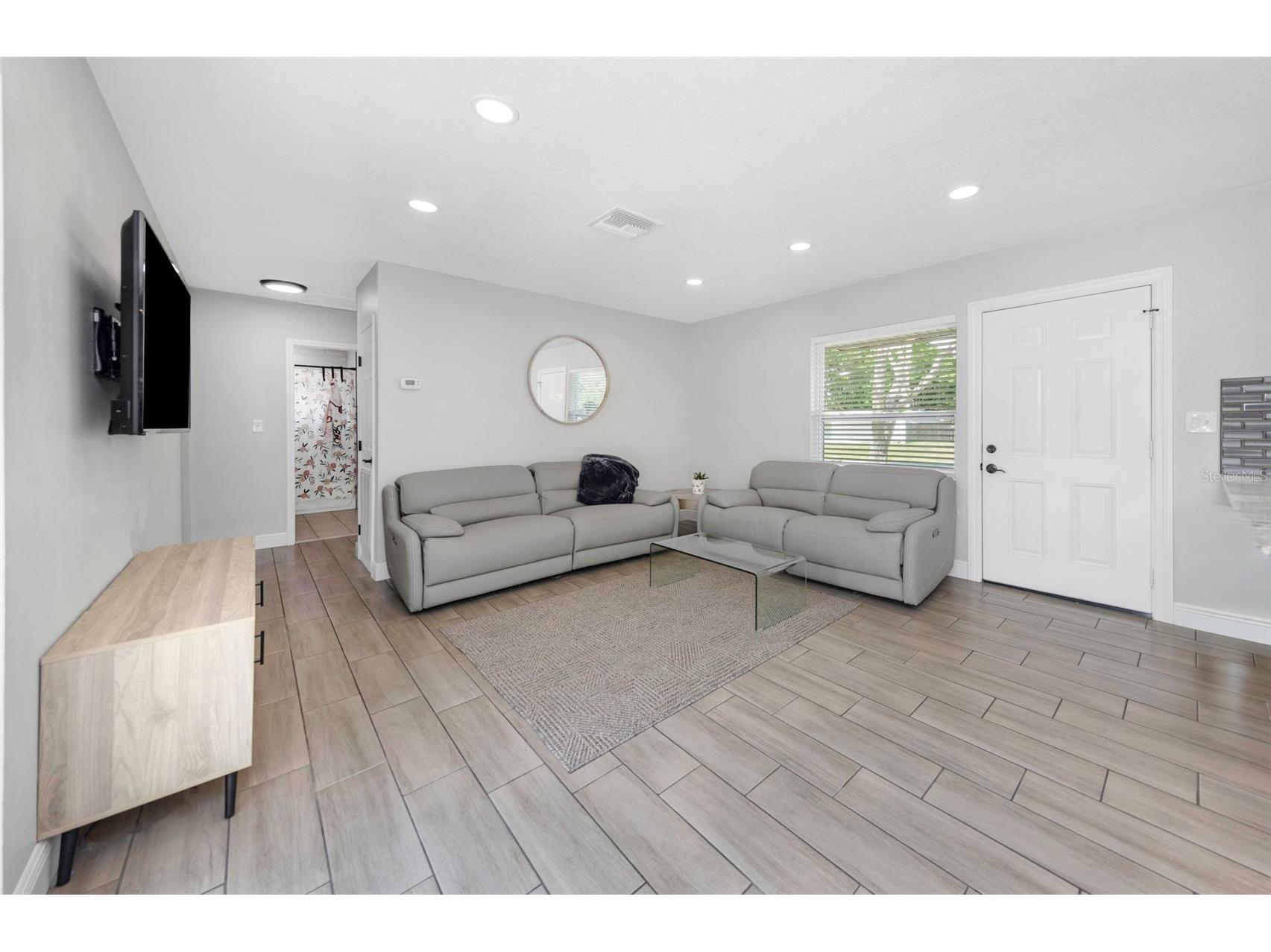 1437 Carlos Avenue Clearwater FL 33755 TB8502091 image11