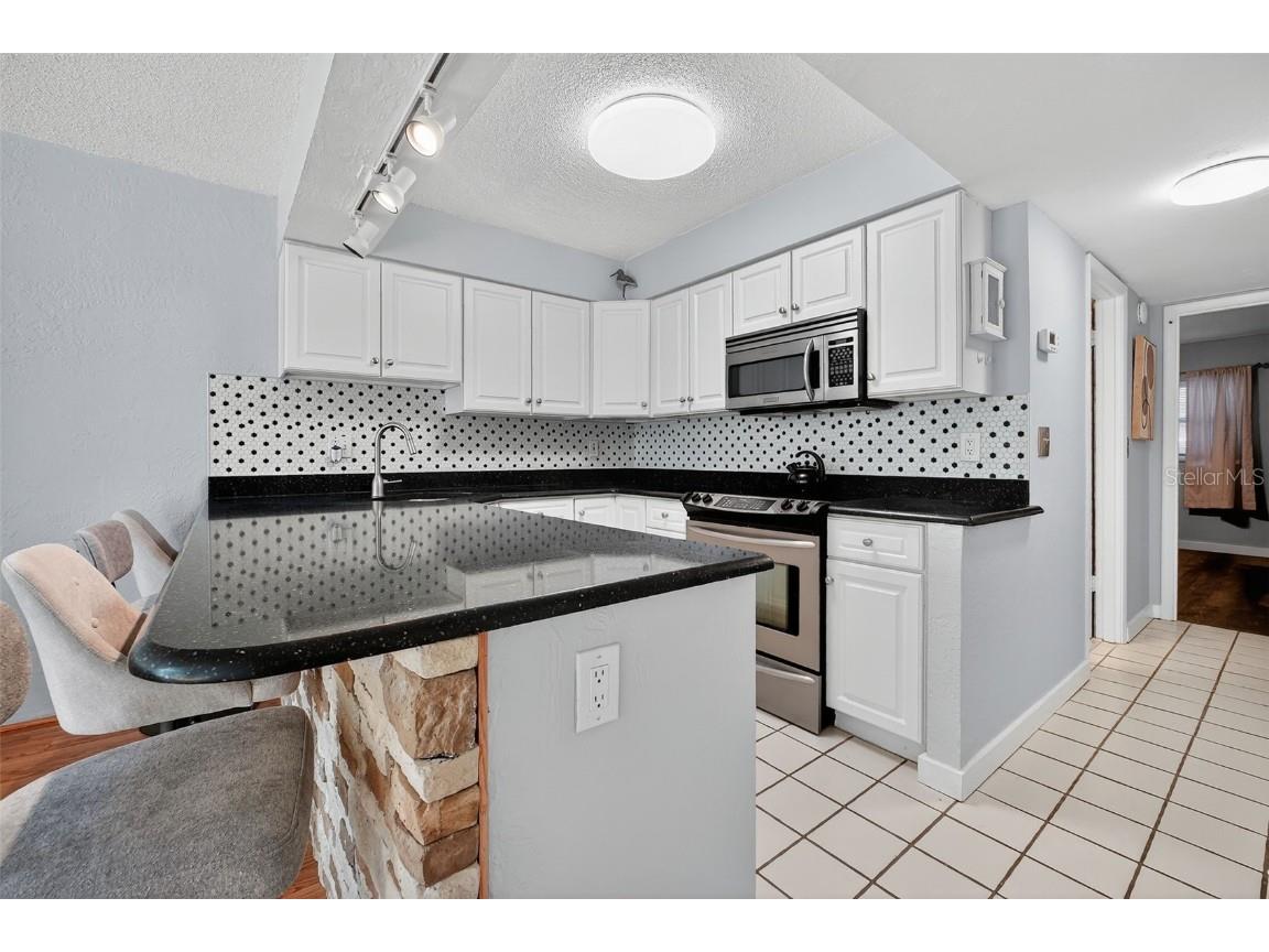 1437 N Atlantic Avenue #105 Daytona Beach FL 32118 V4945835 image3