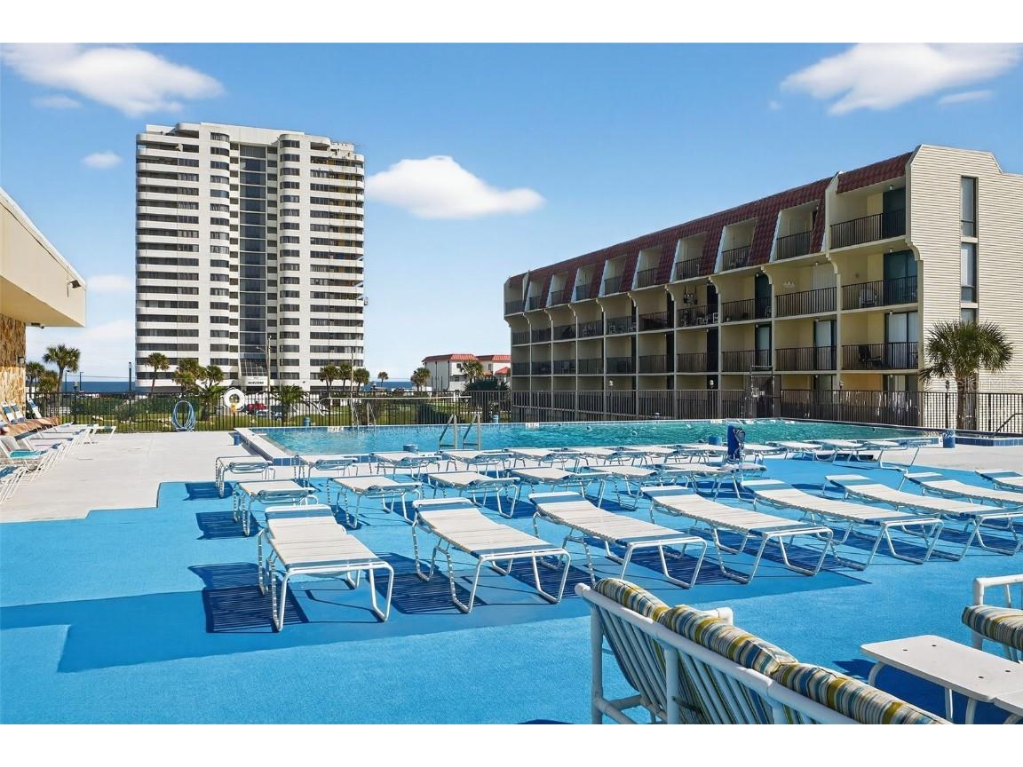 1437 N Atlantic Avenue #105 Daytona Beach FL 32118 V4945835 image35