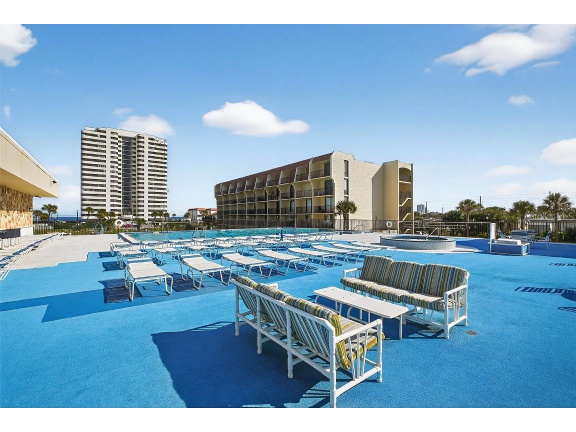 1437 N Atlantic Avenue #105 Daytona Beach FL 32118 V4945835 image36
