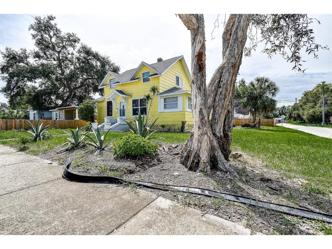 1438 10th Avenue S Saint Petersburg FL 33705 TB8422199 image40