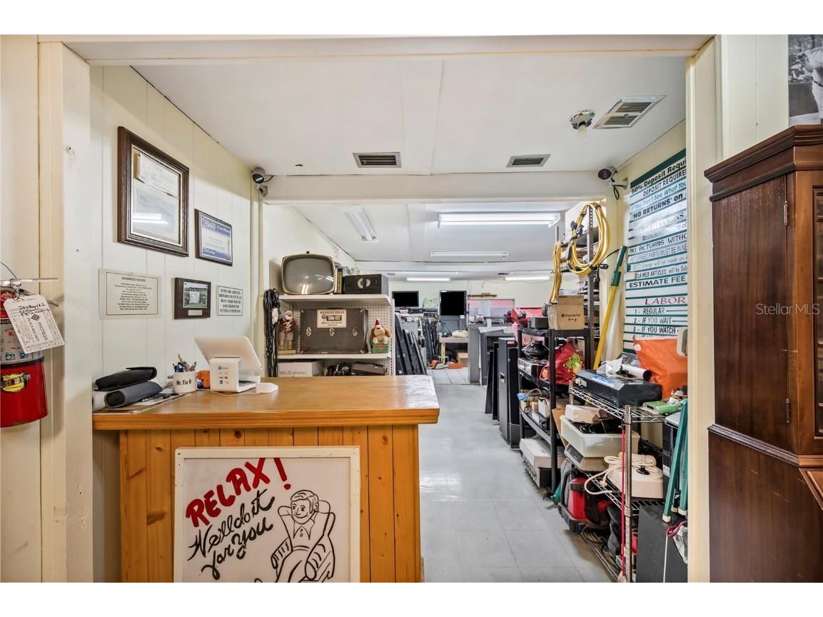 1438 E Gary Road, Lakeland, FL, 33801 MLS P4928133 Edina Realty