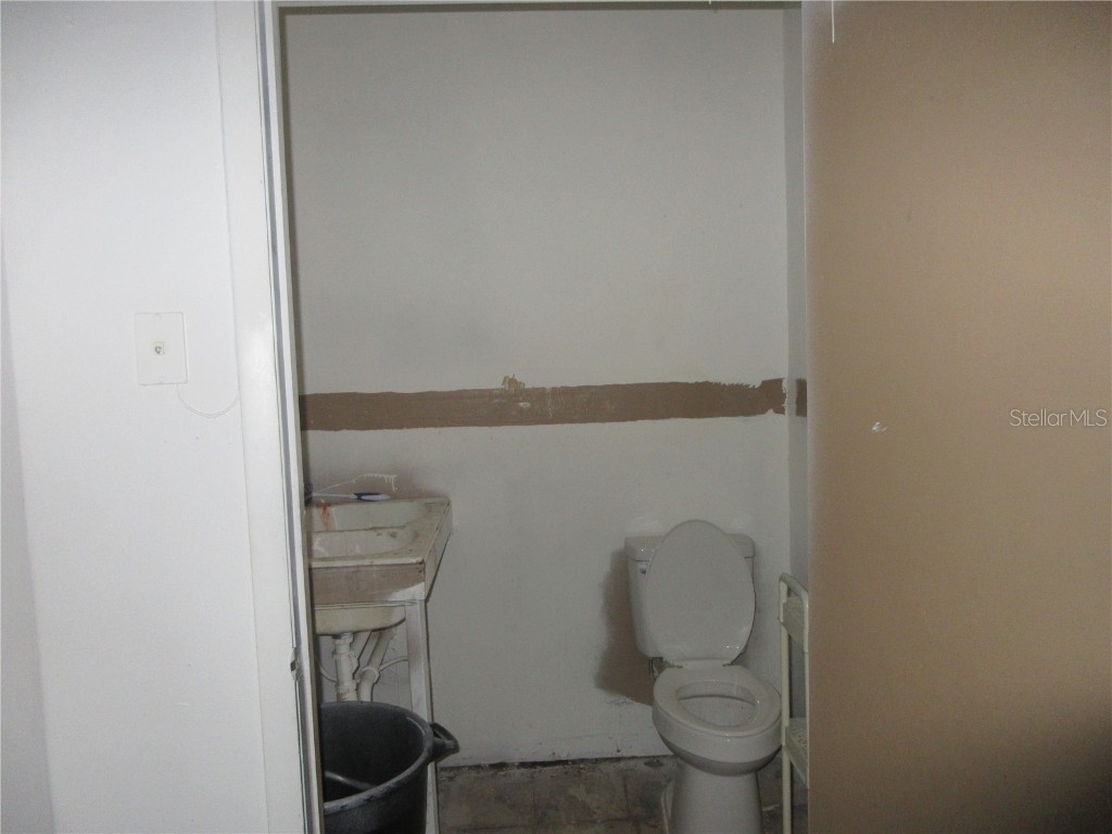 14381 E Hwy 40 Highway #14381 Silver Springs FL 34488 OM712784 image6