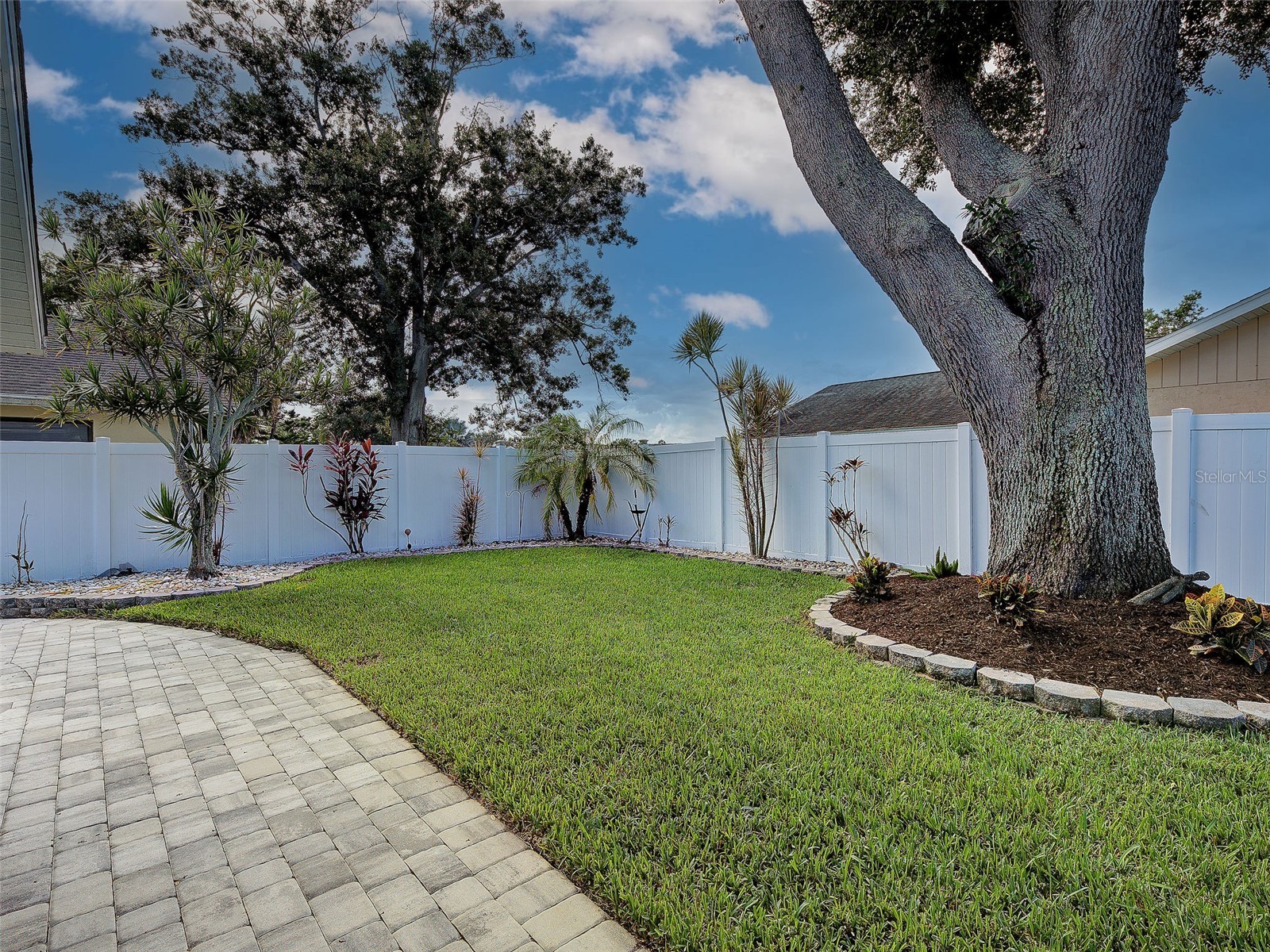 1439 Strada D Oro Venice FL 34292 C7528482 image8