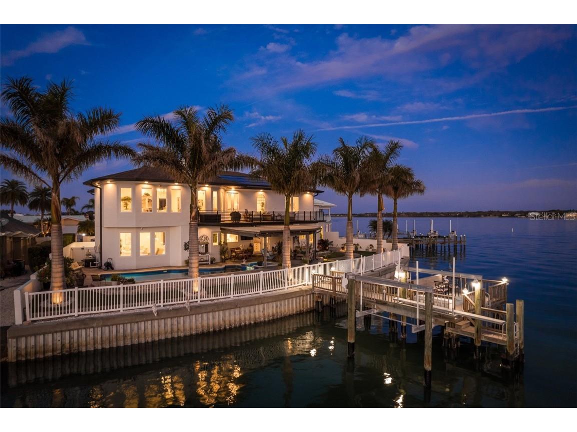 144 Aleta Drive Belleair Beach FL 33786 - INTRACOASTAL WATERWAY U8230640 image1