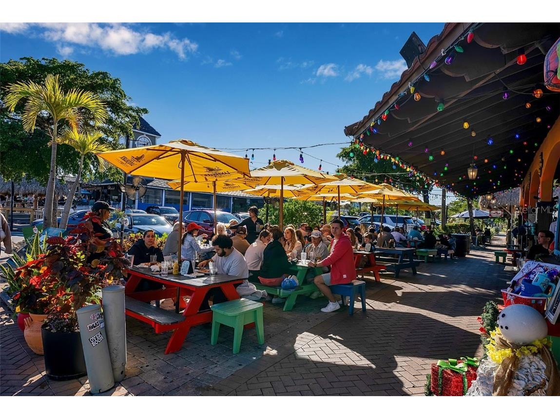 144 Garden Lane Sarasota FL 34242 A4673372 image36