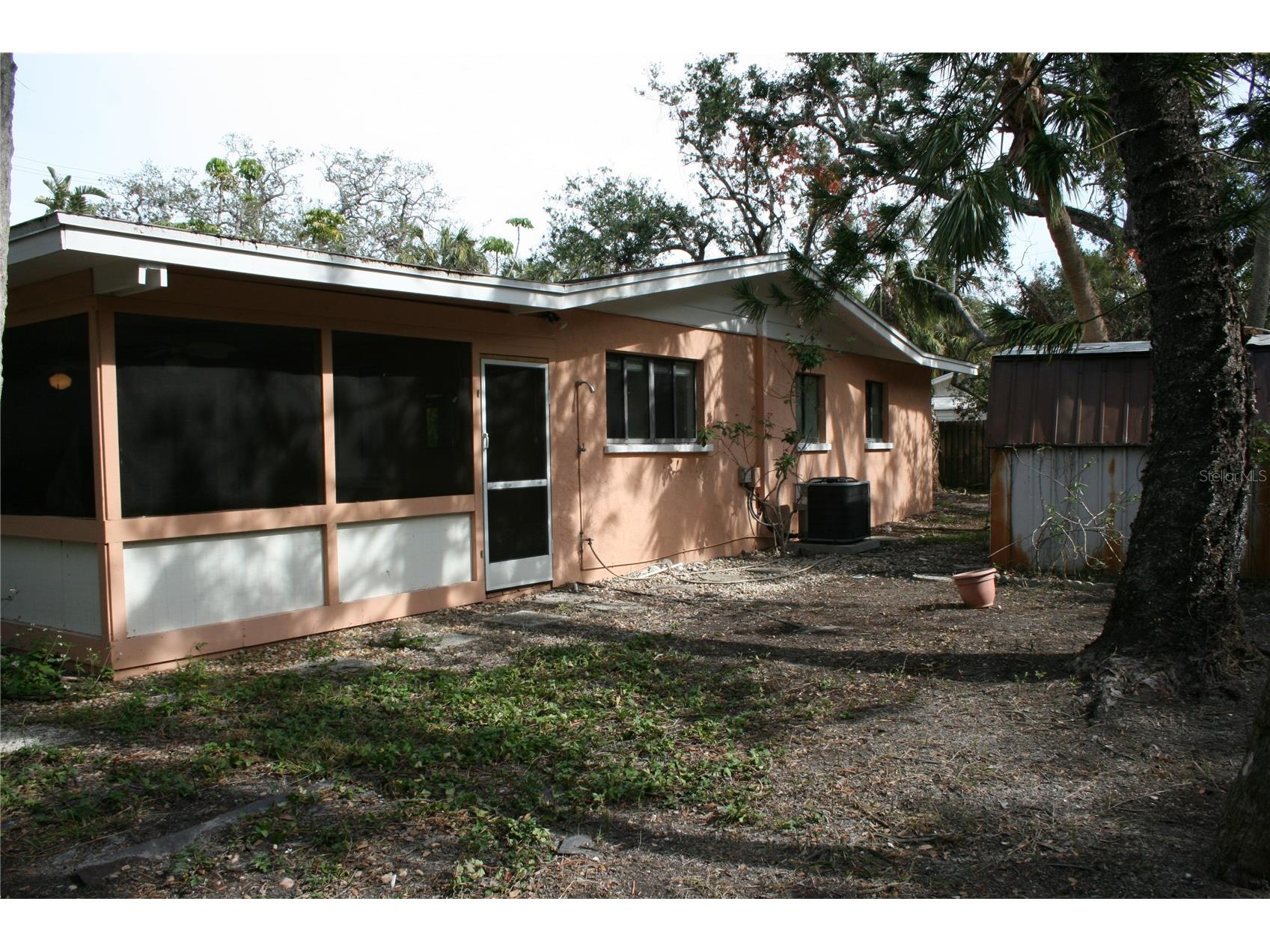 144 Garden Lane Sarasota FL 34242 A4693616 image3