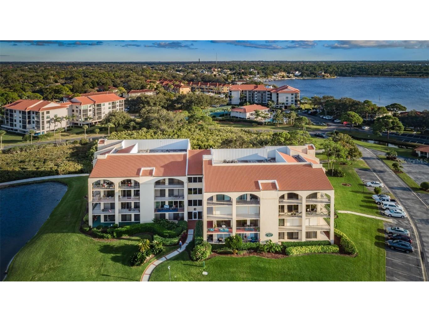 144 Mariner Dr #144 Tarpon Springs FL 34689 U8214761 image1