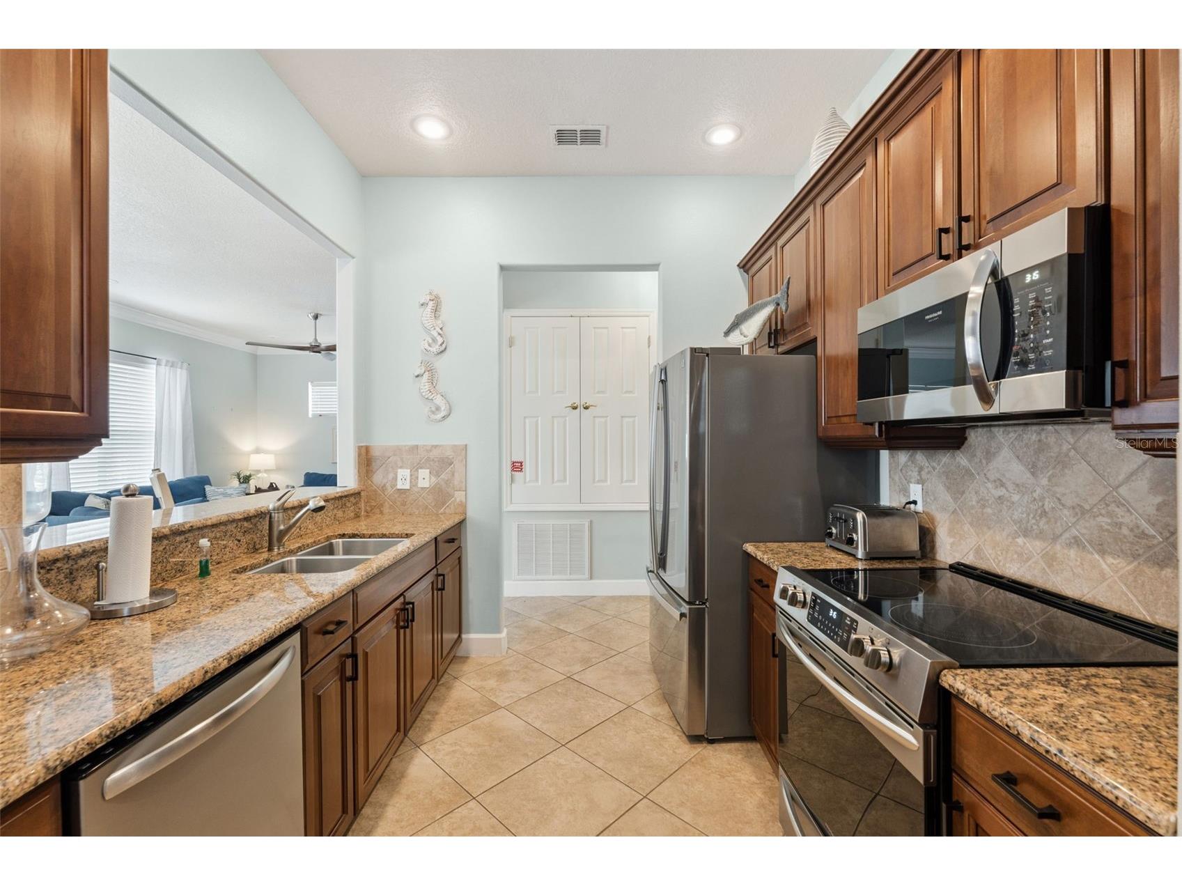 1440 Fairview Circle Kissimmee FL 34747 O6389613 image11