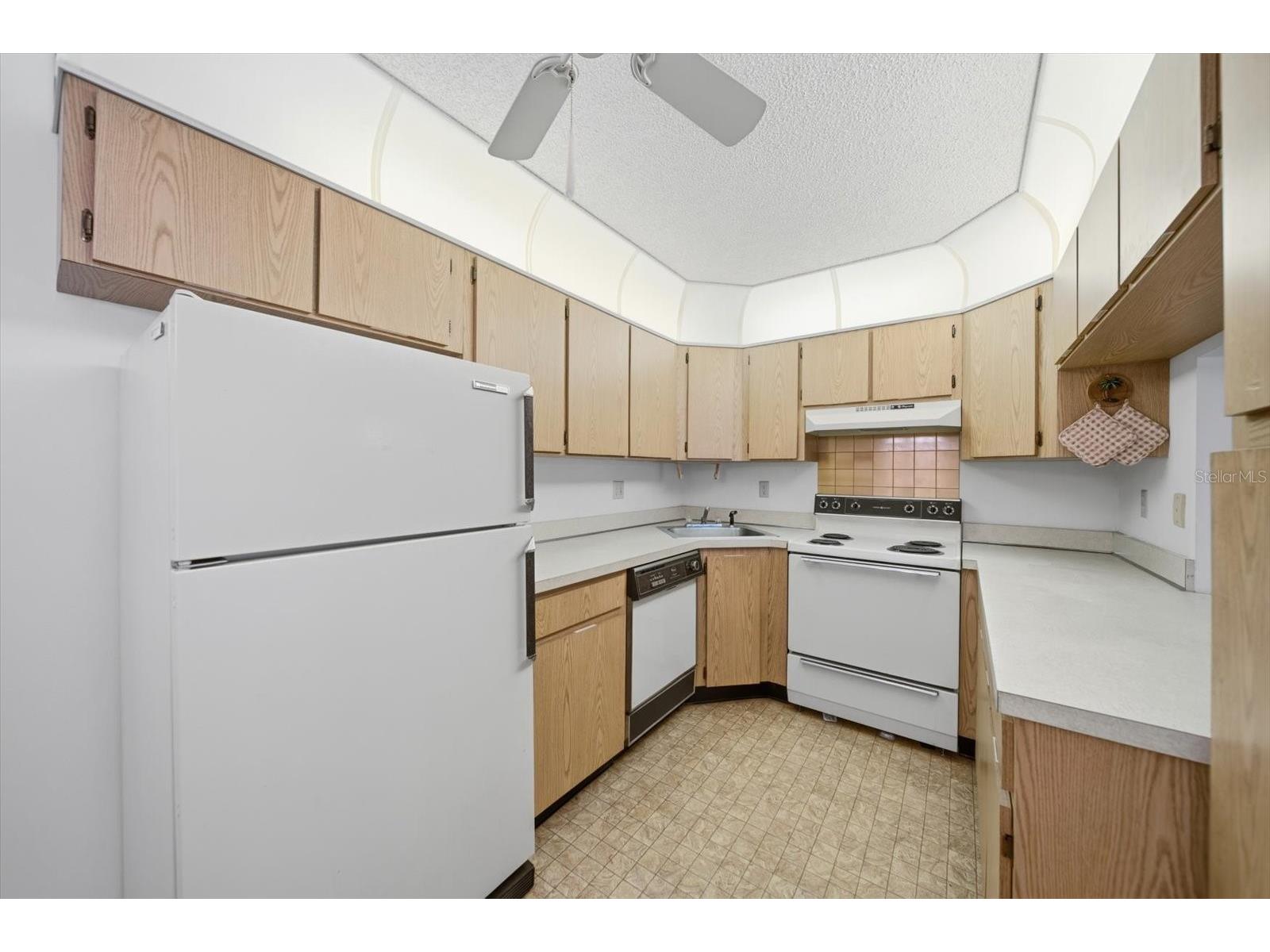 1441 Pine Glen Lane #E2 Tarpon Springs FL 34688 TB8491585 image6