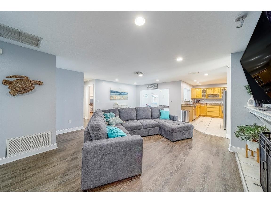 14414 91st Avenue Seminole FL 33776 TB8402379 image3