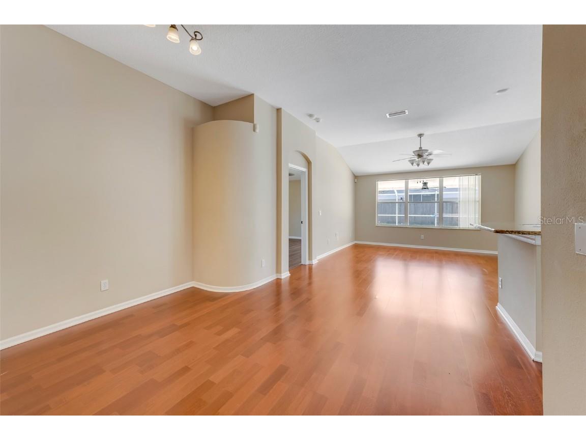 1442 Lake Shore Ranch Drive Seffner FL 33584 TB8444849 image18