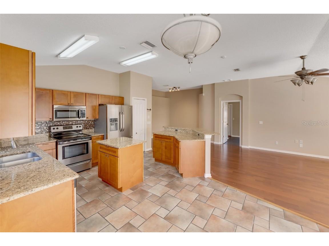 1442 Lake Shore Ranch Drive Seffner FL 33584 TB8444849 image24