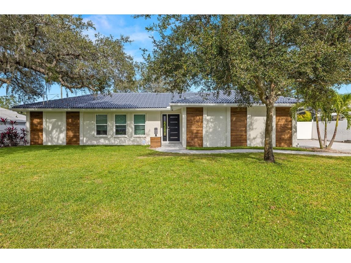 14423 Bay Hills Drive Largo FL 33774 U8222881 image1