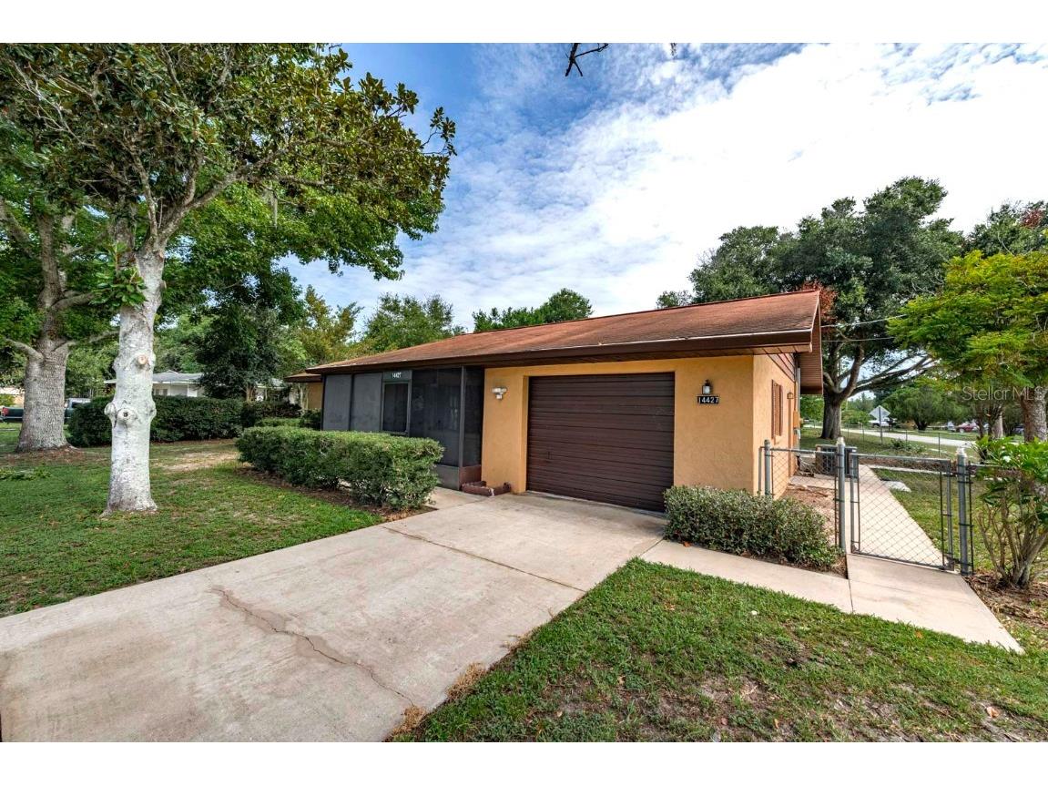 14427 Lake Junietta Drive Tavares FL 32778 G5083905 image1