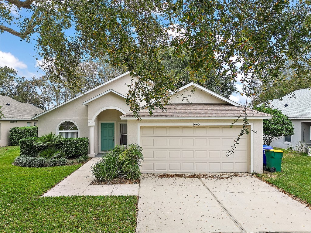 1443 Lake Villa Drive Tavares FL 32778 - LAKE SAUNDERS G5078641 image1