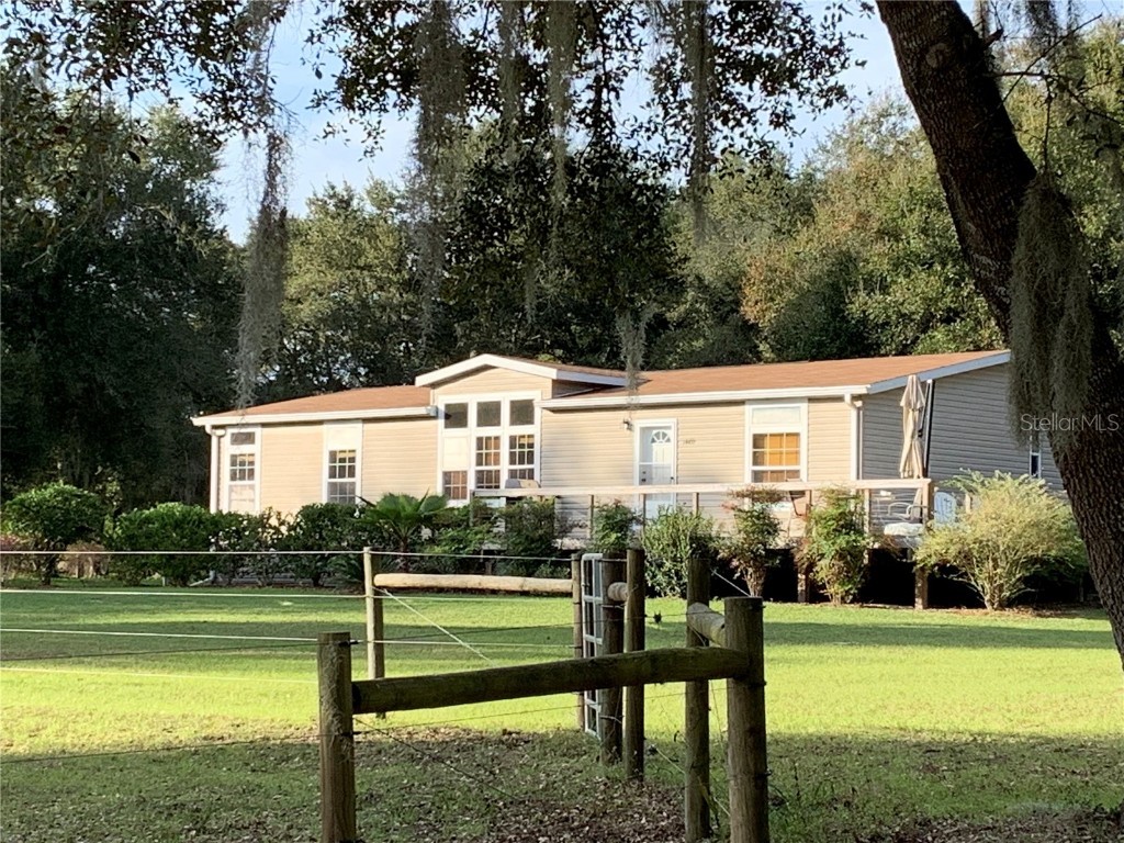 14435 SE Sunset Harbor Road Weirsdale FL 32195 G5074882 image1