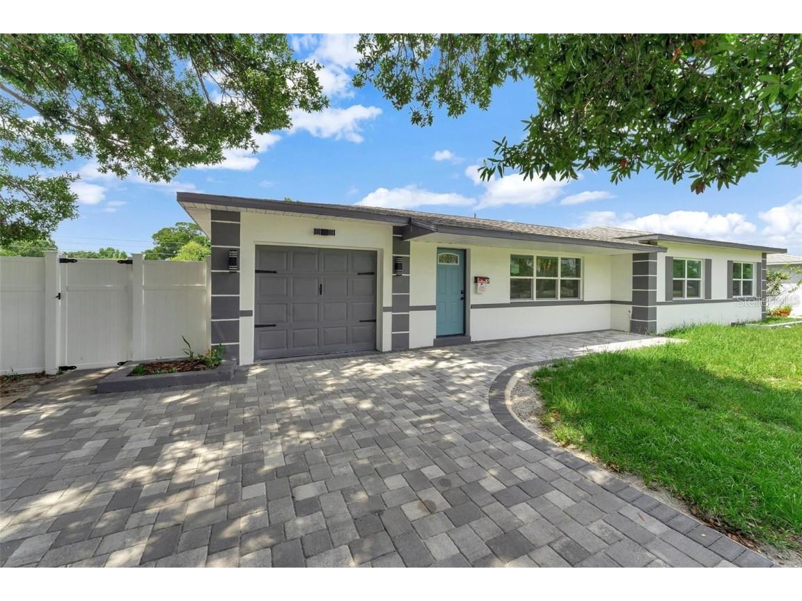 1445 62nd Avenue N Saint Petersburg FL 33702 U8199232 image1