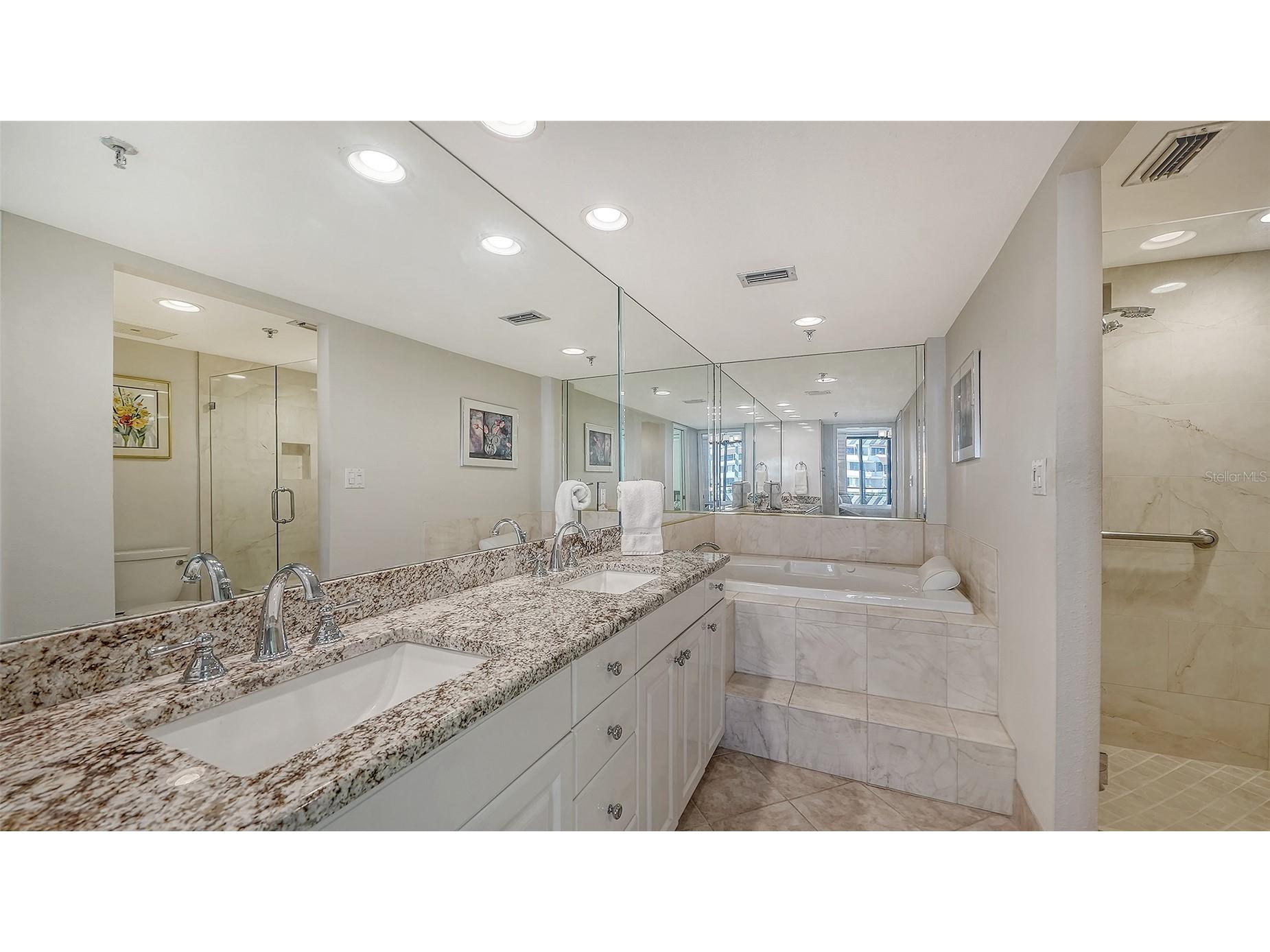 1445 Gulf Of Mexico Drive #101 Longboat Key FL 34228 - GULF OF MEXICO A4684021 image21