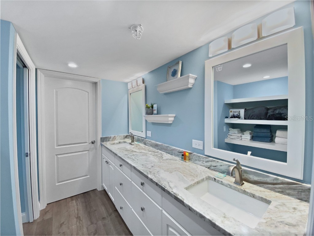 1445 Gulf Of Mexico Drive #305 Longboat Key FL 34228 A4671205 image10