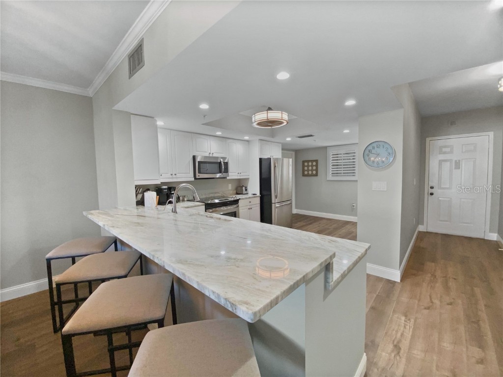 1445 Gulf Of Mexico Drive #305 Longboat Key FL 34228 A4671205 image2