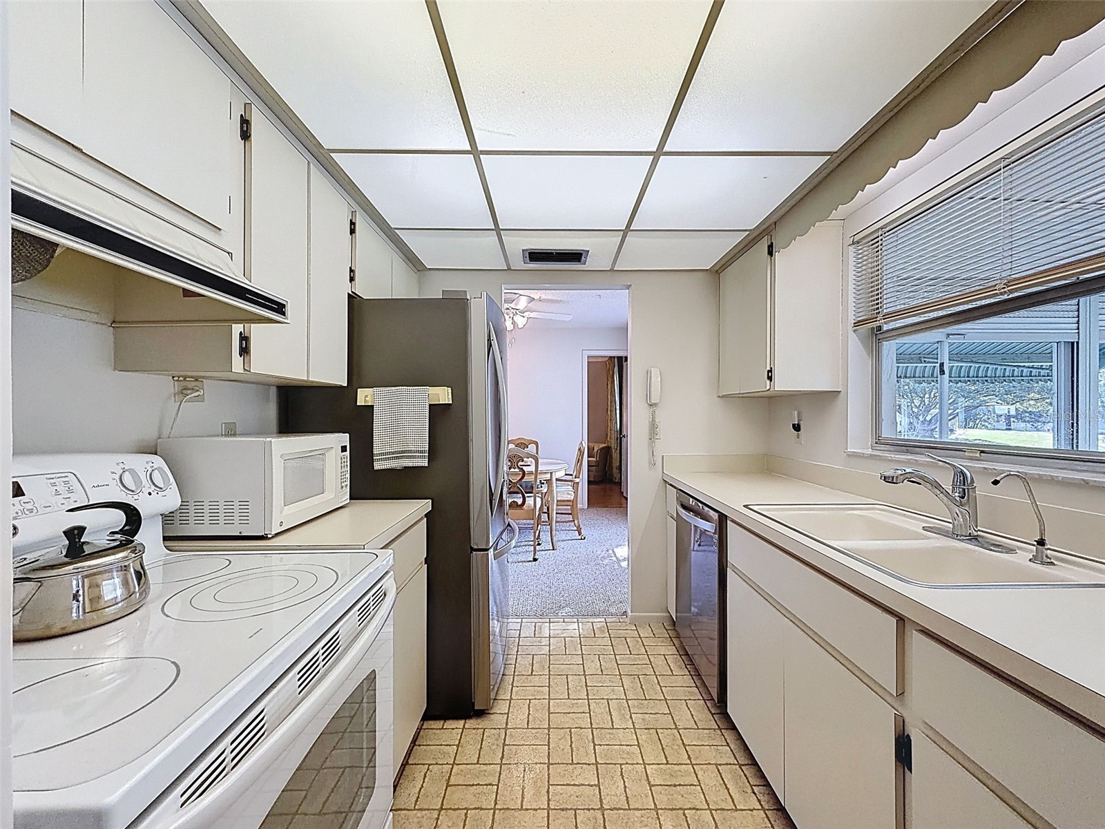 1446 Queen Anne Boulevard Palm Harbor FL 34684 - LAKE TARPON TB8477938 image20