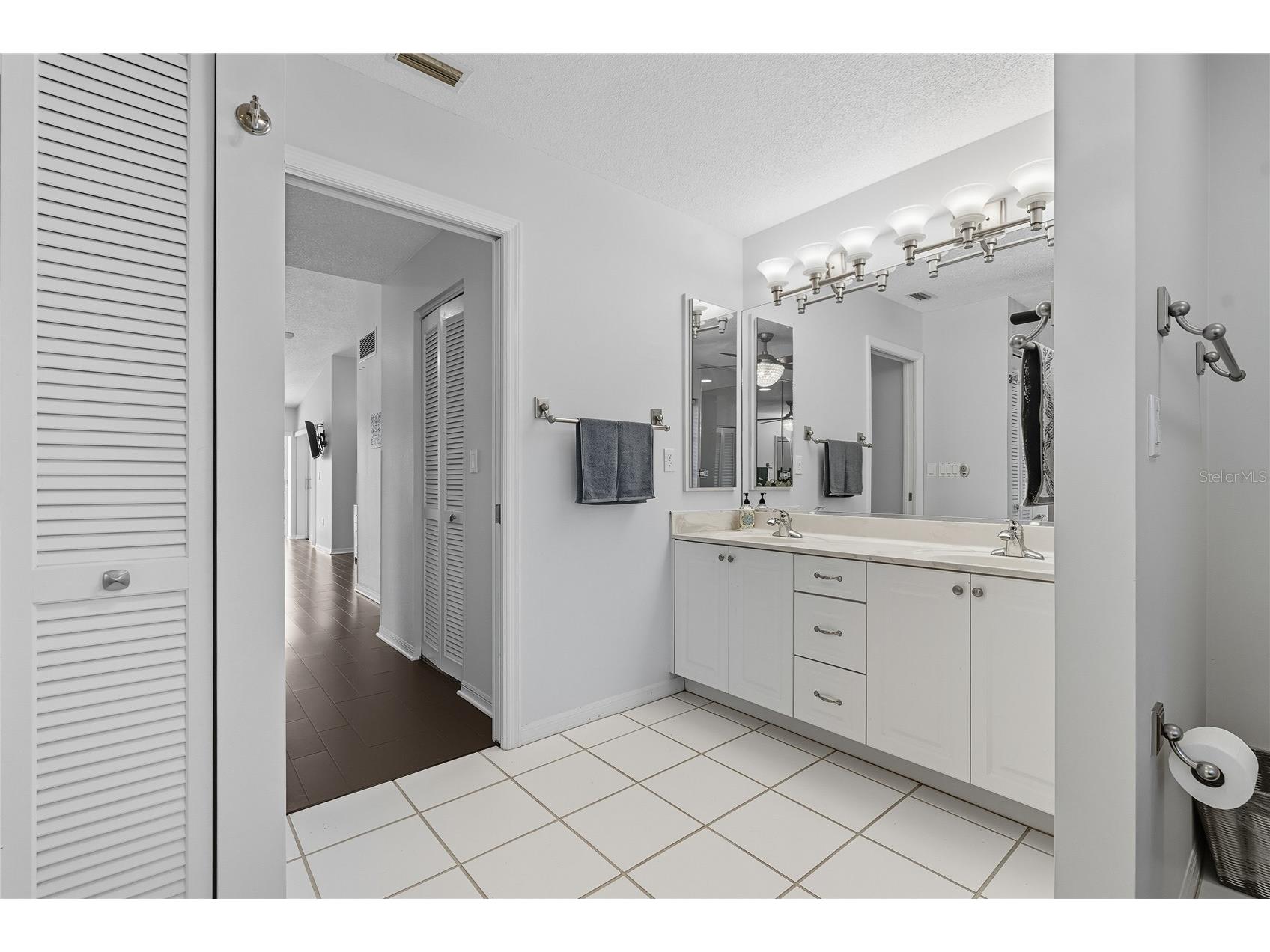 1447 Gleneagles Drive Venice FL 34292 A4678501 image36