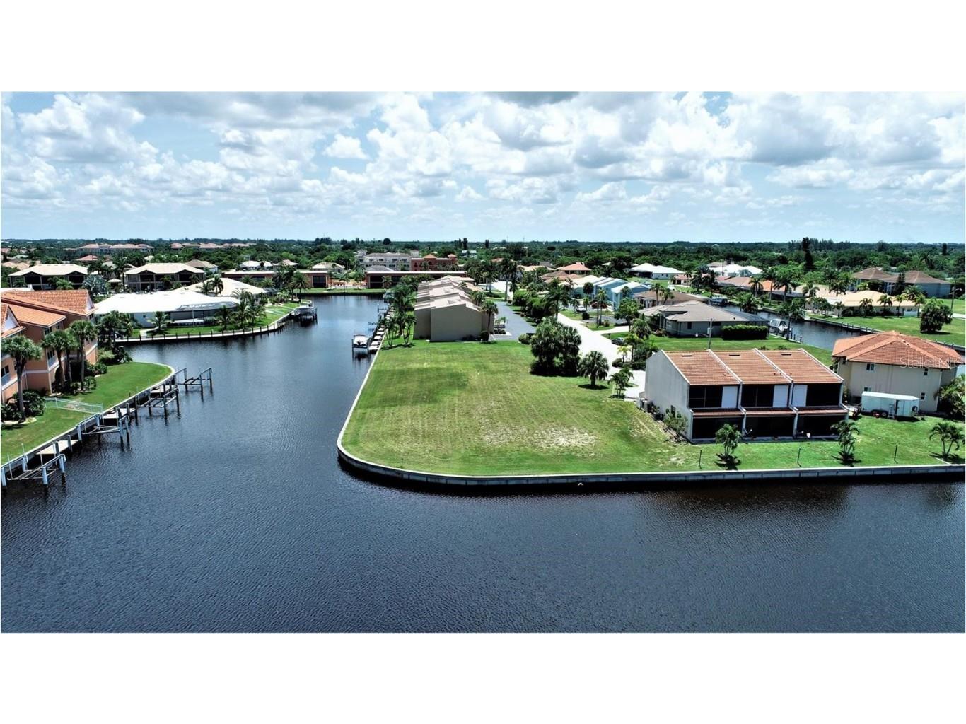 1447 Mediterranean Drive Punta Gorda FL 33950 A4591943 image4