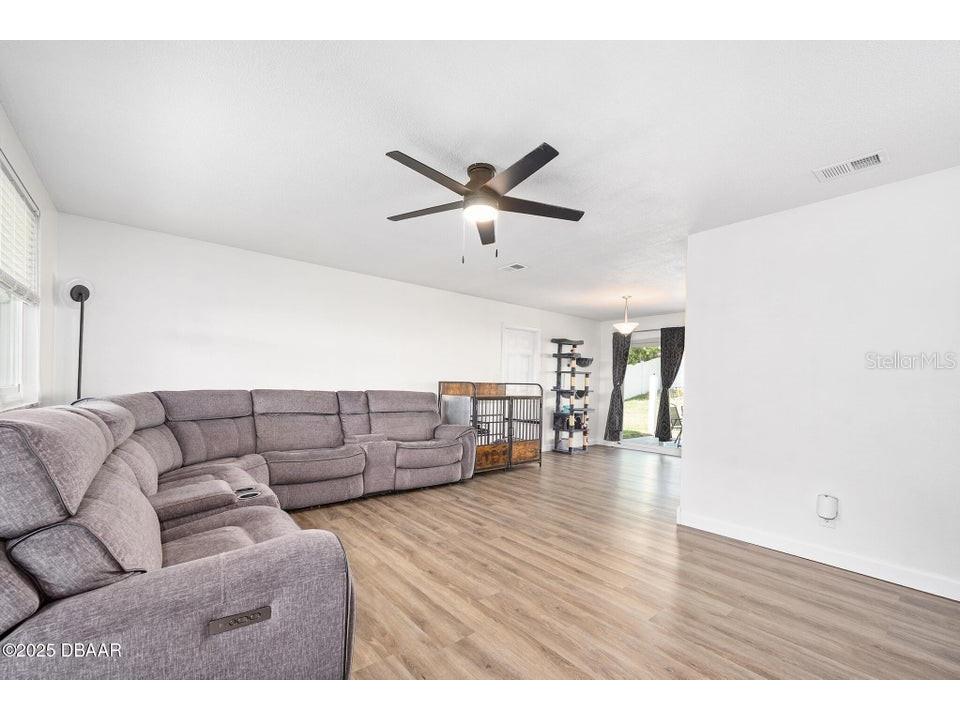 1448 Flomich Street Daytona Beach FL 32117 FC313931 image4