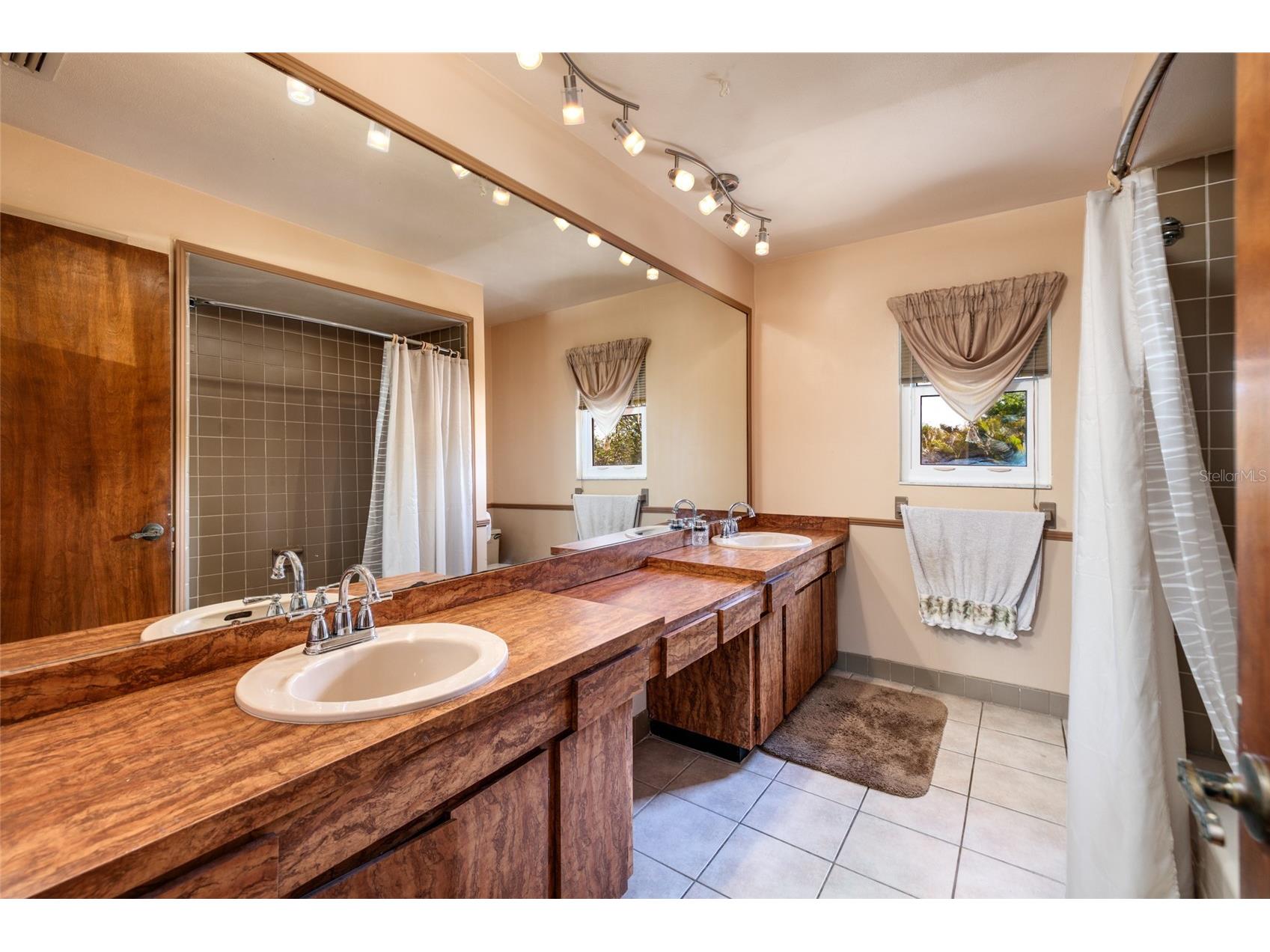 1449 45th Avenue NE Saint Petersburg FL 33703 TB8493813 image30