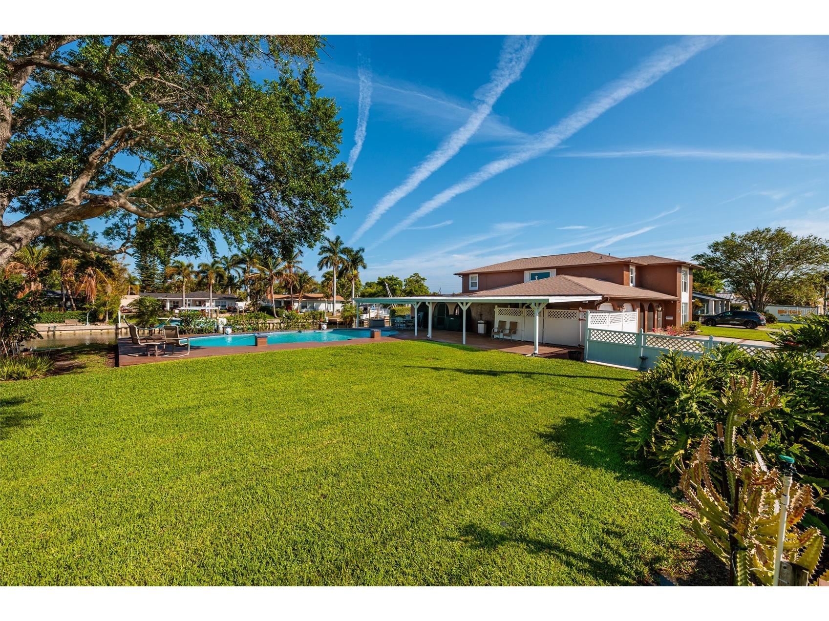 1449 45th Avenue NE Saint Petersburg FL 33703 TB8493813 image4