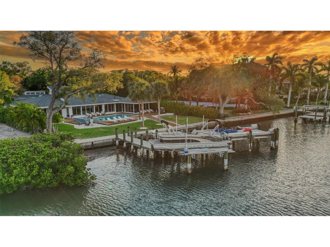 1449 Hillview Drive Sarasota FL 34239 A4600257 image1