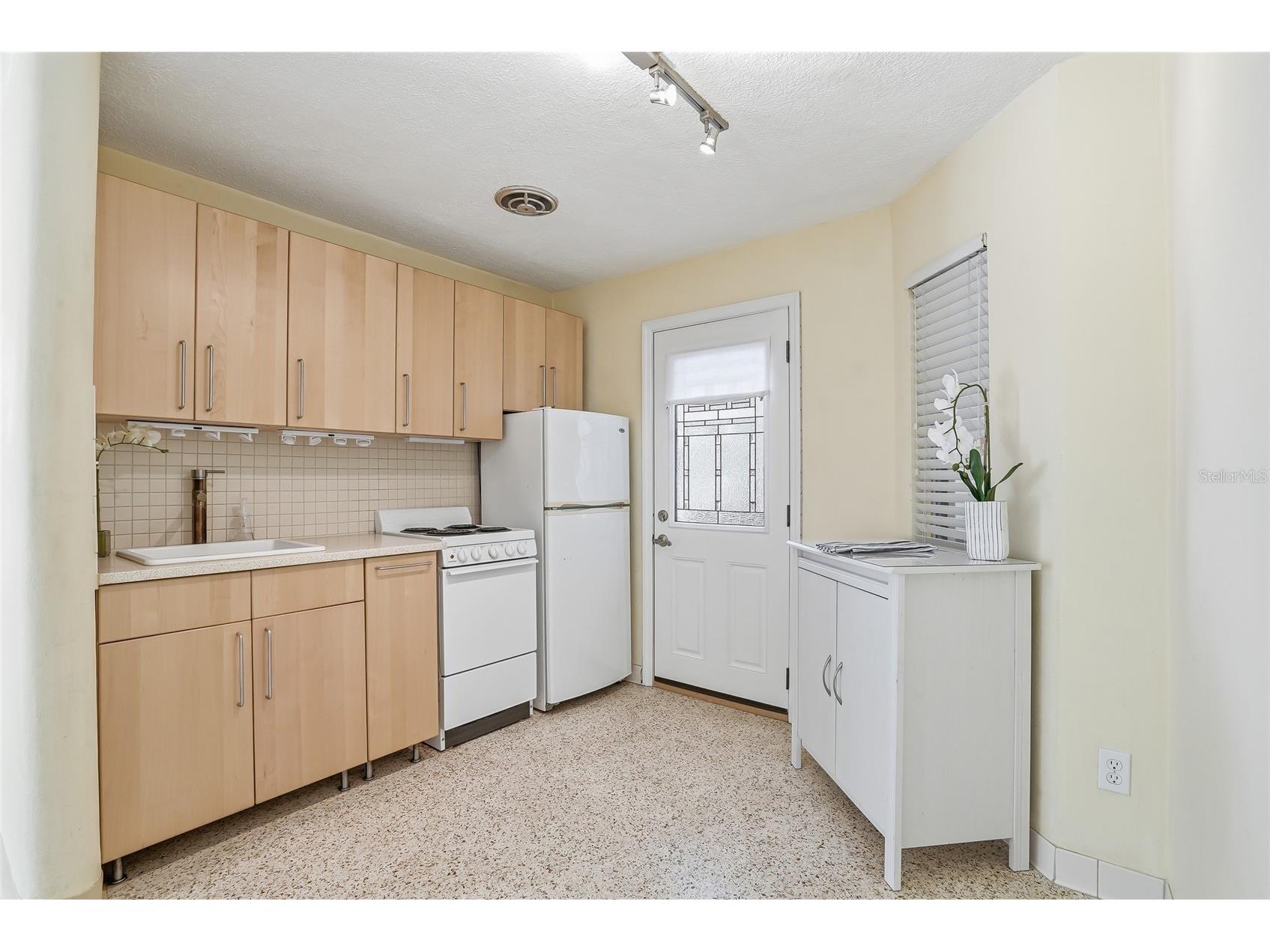 145 10th Avenue N #1 Saint Petersburg FL 33701 TB8499402 image21