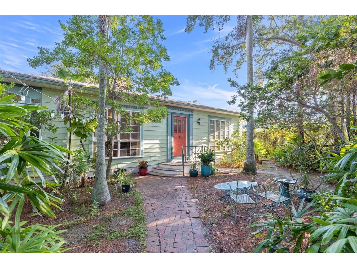 145 25th Avenue S Saint Petersburg FL 33705 U8214539 image1