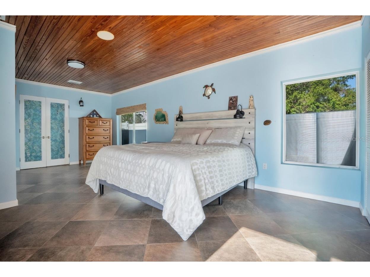 145 27th Avenue N Saint Petersburg FL 33704 TB8501516 image18