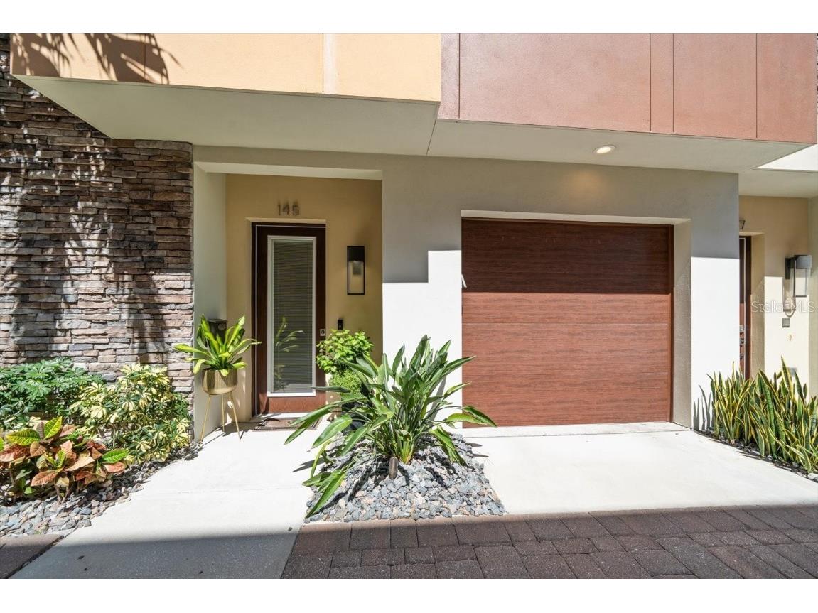 145 5th Avenue NE Saint Petersburg FL 33701 U8249229 image1