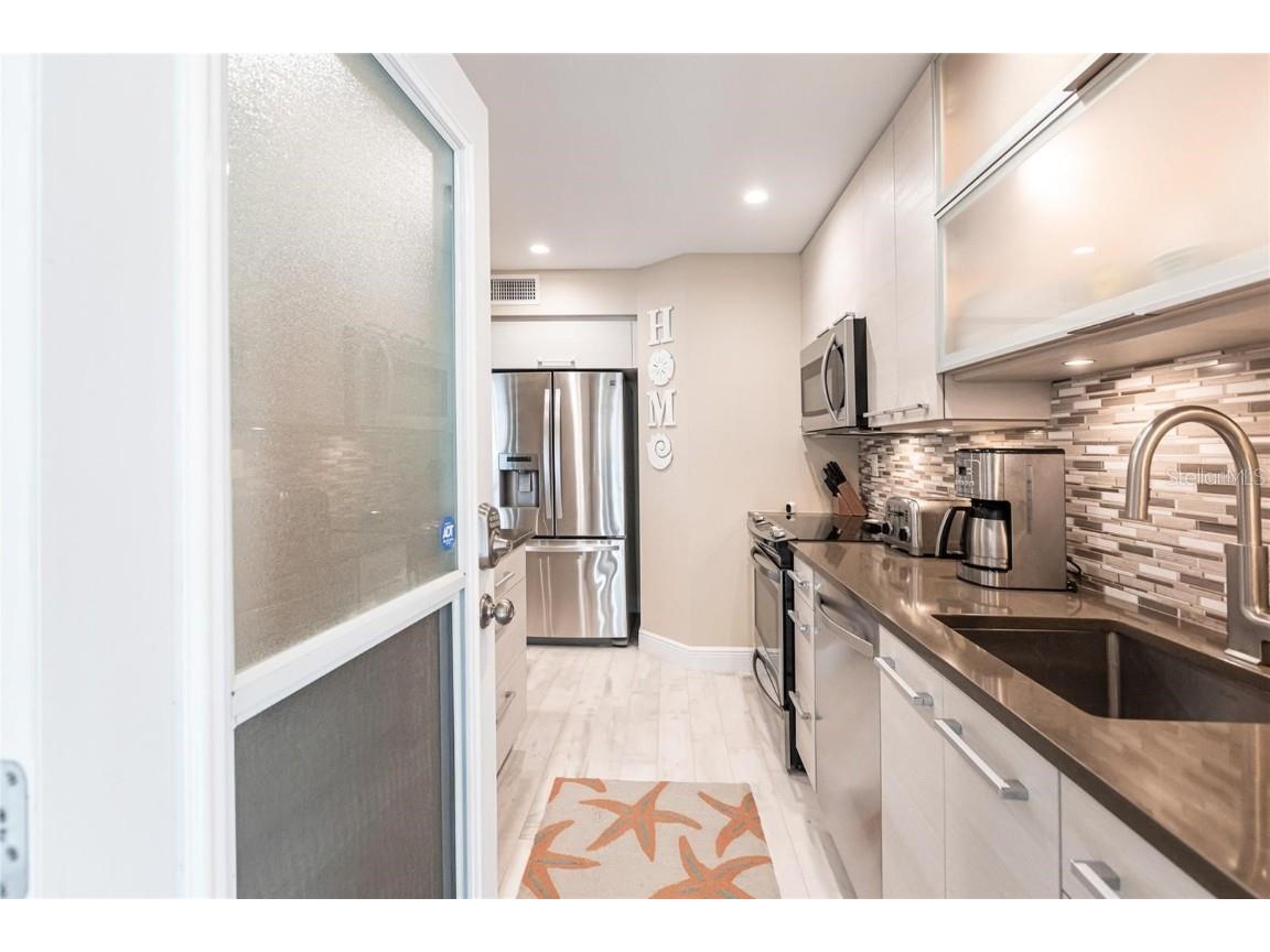 145 Avenida Messina #3 Sarasota FL 34242 A4667146 image10