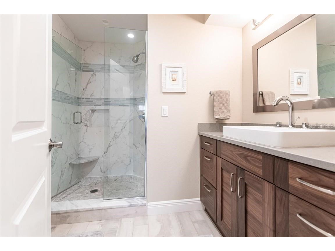 145 Avenida Messina #3 Sarasota FL 34242 A4667146 image13