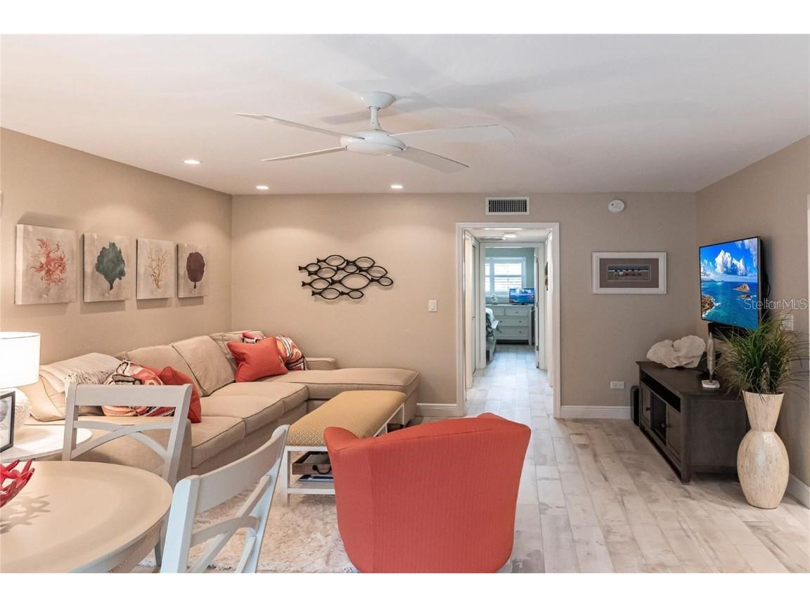 145 Avenida Messina #3 Sarasota FL 34242 A4667146 image6