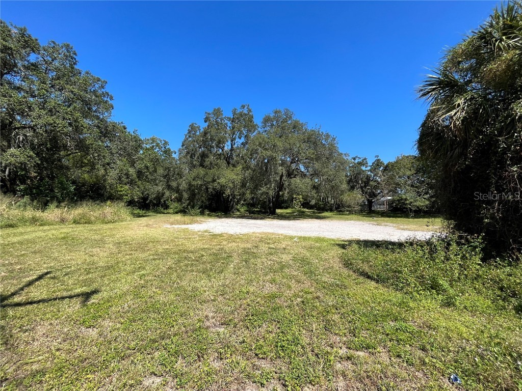 145 W Country Club Drive Tampa FL 33612 W7849573 image1