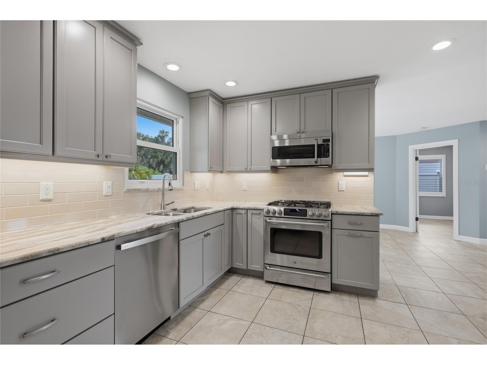 1450 Strada D Oro Venice FL 34292 TB8493315 image6